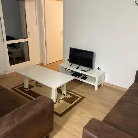 2 Piece Equipe Апартаменты